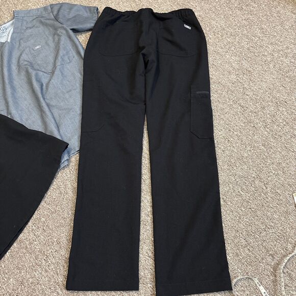 Figs Technical Collection Black Scrub Set XS Top & Bottom Medical + Grey top - Picture 11 of 16